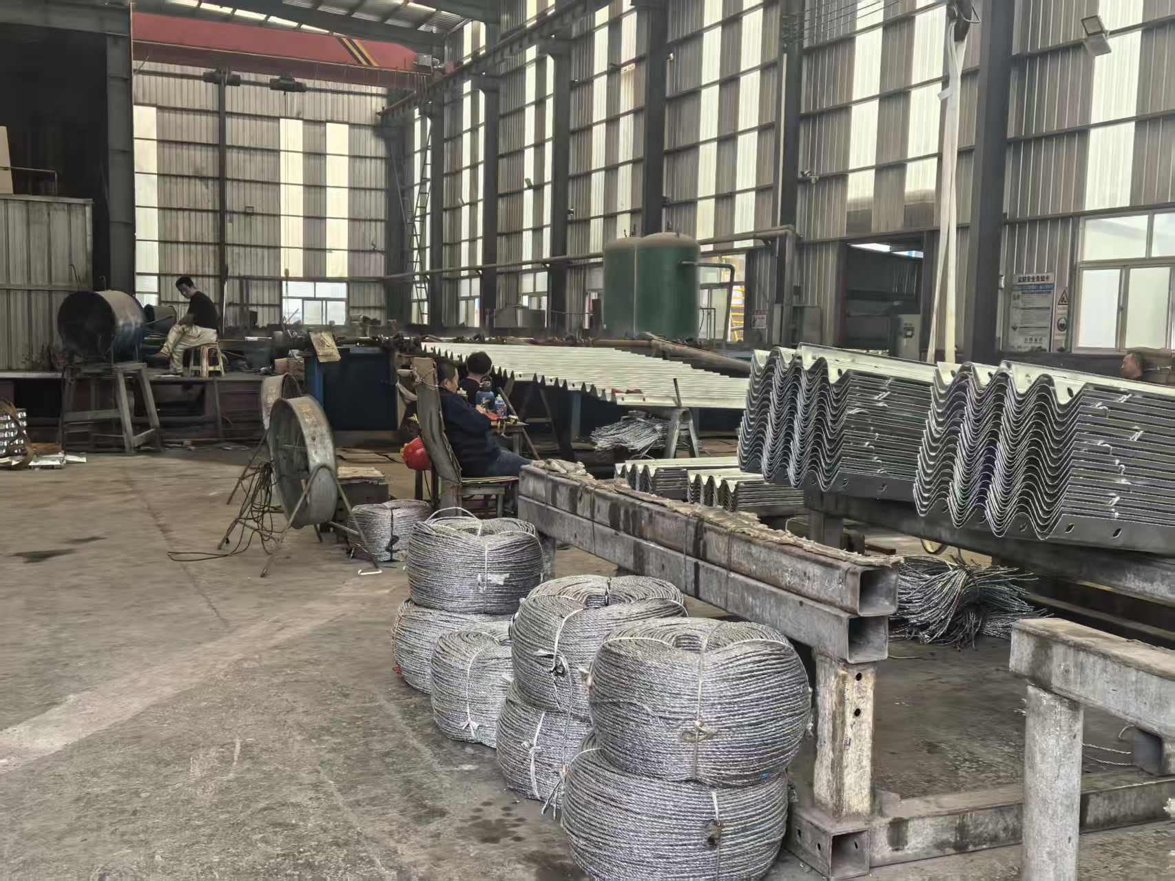 上饶市喷塑波形护栏三波波形护栏 - 价格